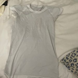 COPY - Lulu lemon shirt- swiftly breathe short sl…